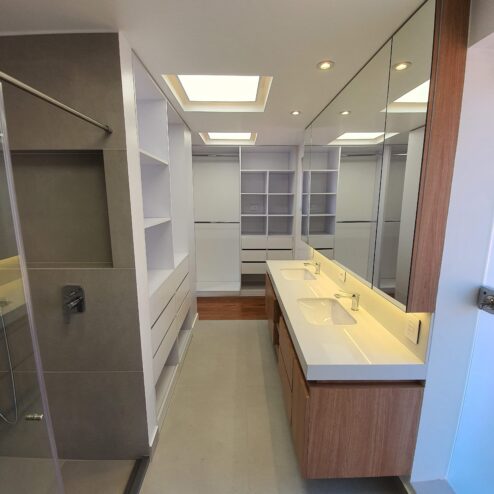 Balo principal con vestier y lavamanos doble